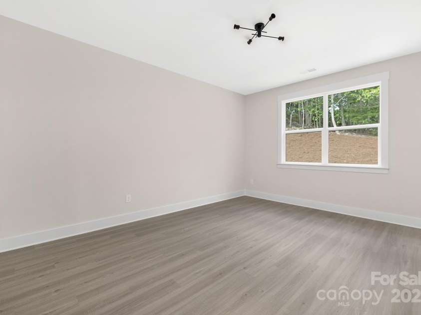 9024 Pleasant Ridge Road, Charlotte, NC 28215.  MLS# CAR4279152, YatesRealty ID 30315. 