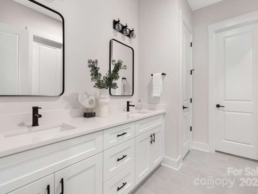9024 Pleasant Ridge Road, Charlotte, NC 28215.  MLS# CAR4279152, YatesRealty ID 30315. 