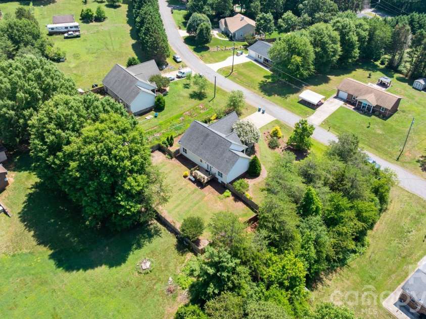 1621 Herbie Circle, Newton, NC 28658.  MLS# CAR4393224, YatesRealty ID 30316. 