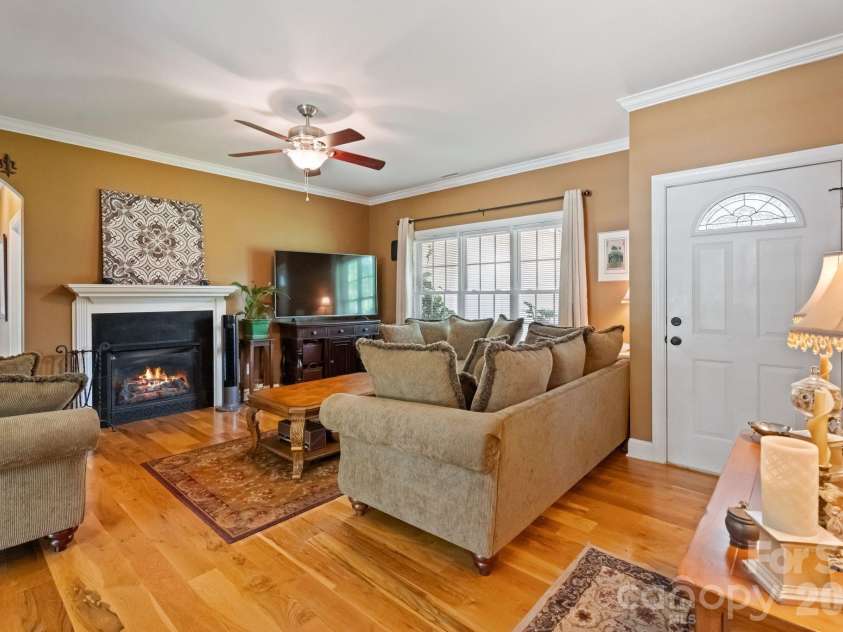 1621 Herbie Circle, Newton, NC 28658.  MLS# CAR4393224, YatesRealty ID 30316. 
