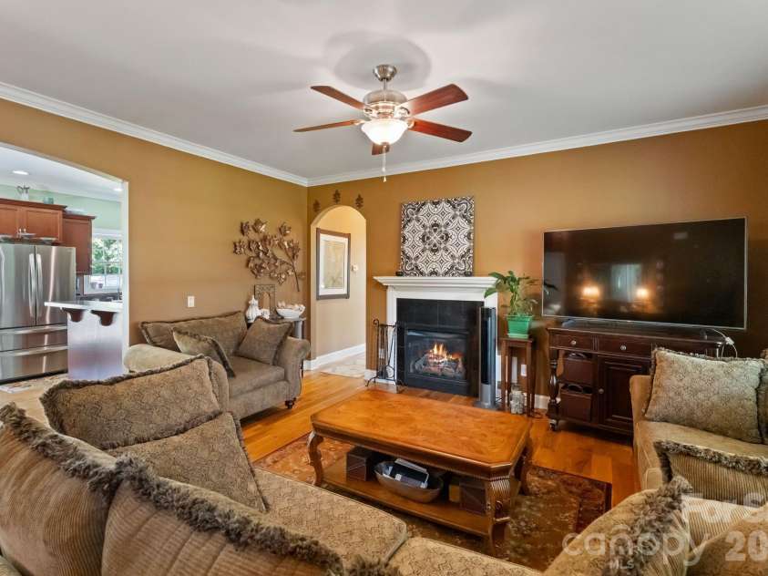 1621 Herbie Circle, Newton, NC 28658.  MLS# CAR4393224, YatesRealty ID 30316. 