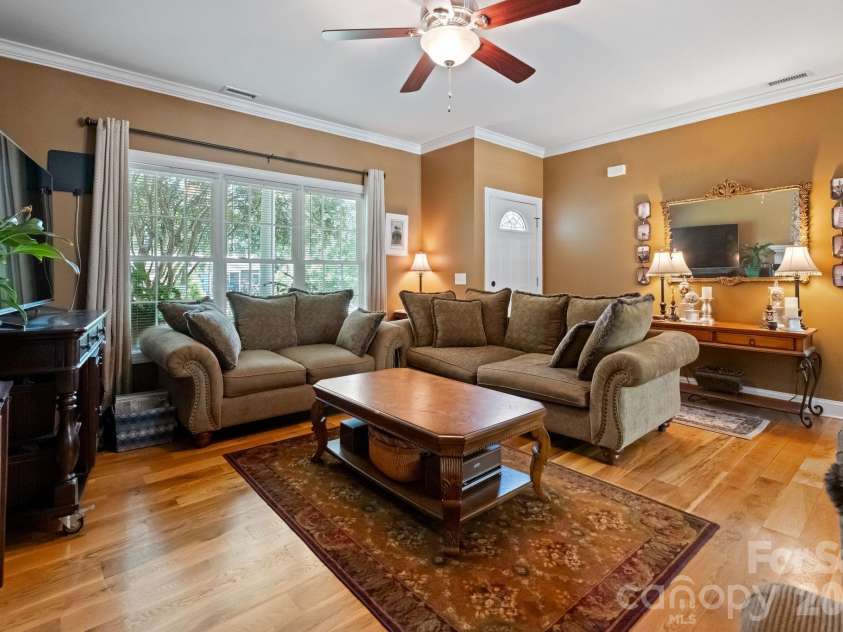 1621 Herbie Circle, Newton, NC 28658.  MLS# CAR4393224, YatesRealty ID 30316. 