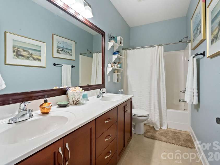 1621 Herbie Circle, Newton, NC 28658.  MLS# CAR4393224, YatesRealty ID 30316. 