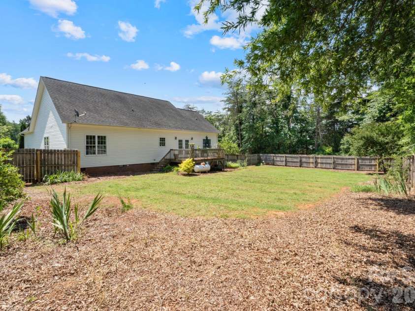 1621 Herbie Circle, Newton, NC 28658.  MLS# CAR4393224, YatesRealty ID 30316. 