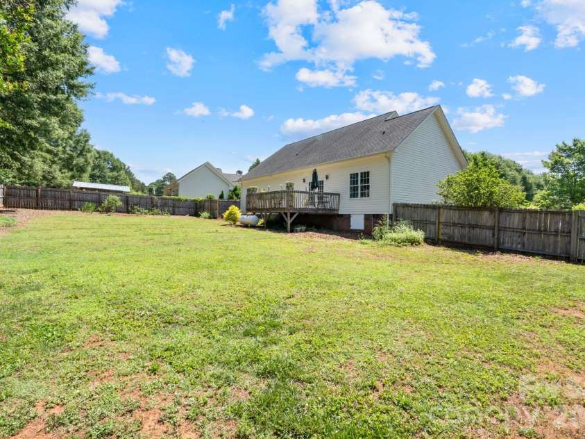 1621 Herbie Circle, Newton, NC 28658.  MLS# CAR4393224, YatesRealty ID 30316. 