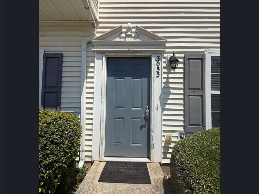 3055 Nevin Place Drive, Charlotte, NC 28269.  MLS# CAR4391471, YatesRealty ID 30317. 