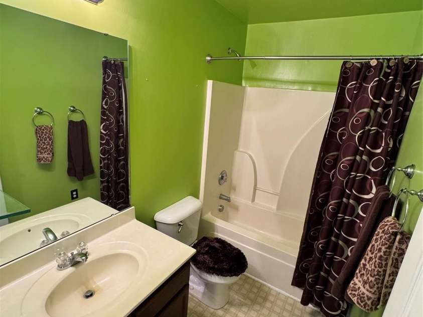 3055 Nevin Place Drive, Charlotte, NC 28269.  MLS# CAR4391471, YatesRealty ID 30317. 