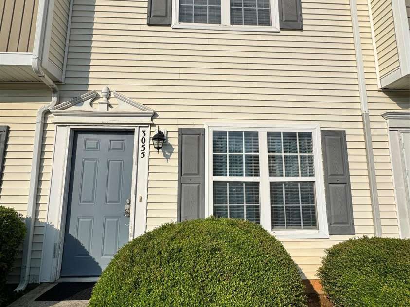 3055 Nevin Place Drive, Charlotte, NC 28269.  MLS# CAR4391471, YatesRealty ID 30317. 