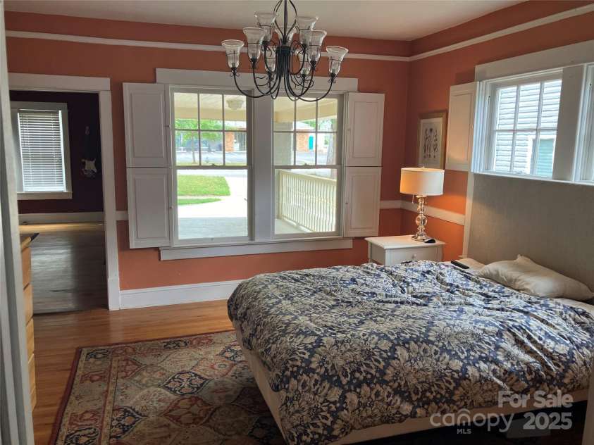 415 Warren Street, Shelby, NC 28150.  MLS# CAR4238221, YatesRealty ID 30317. 