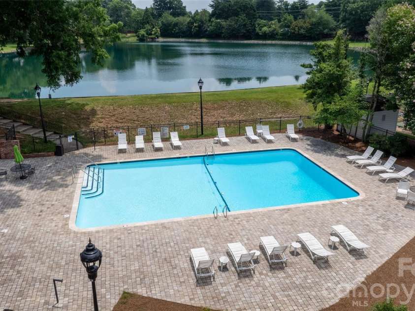 7226 Quail Meadow Lane, Charlotte, NC 28210.  MLS# CAR4391391, YatesRealty ID 30318. 