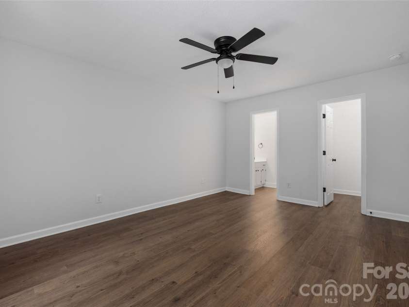 7226 Quail Meadow Lane, Charlotte, NC 28210.  MLS# CAR4391391, YatesRealty ID 30318. 