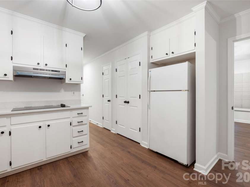 7226 Quail Meadow Lane, Charlotte, NC 28210.  MLS# CAR4391391, YatesRealty ID 30318. 