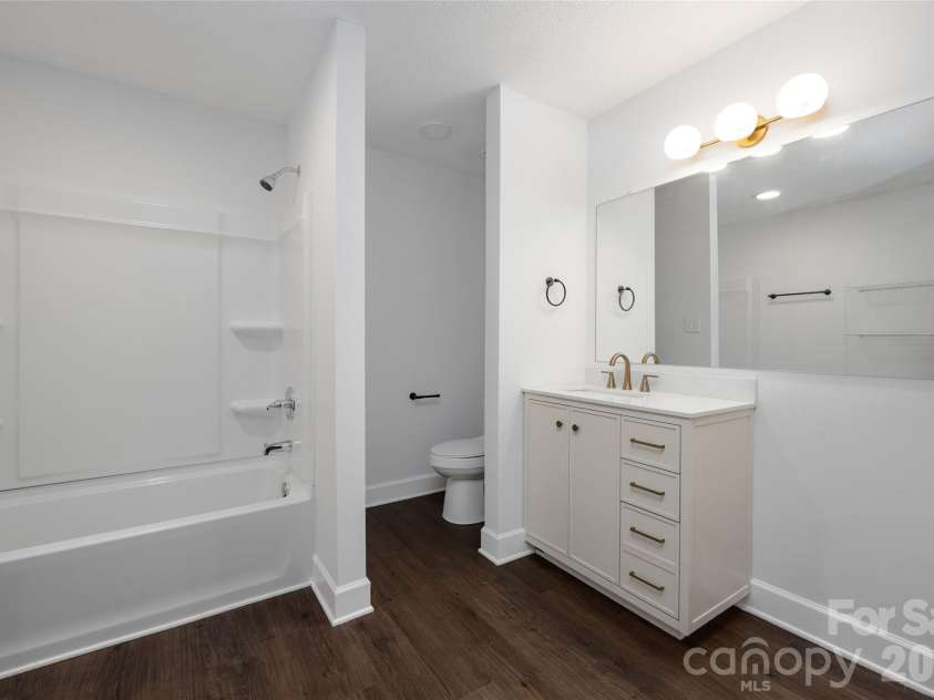 7226 Quail Meadow Lane, Charlotte, NC 28210.  MLS# CAR4391391, YatesRealty ID 30318. 