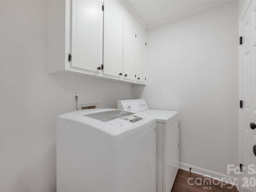 7226 Quail Meadow Lane, Charlotte, NC 28210.  MLS# CAR4391391, YatesRealty ID 30318. 