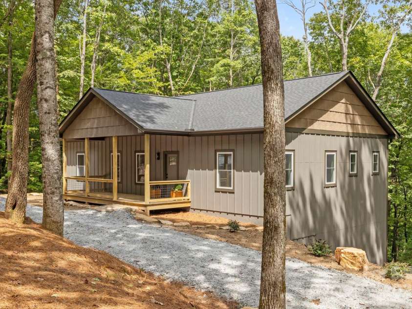 939 Rocky Mountain Road, Lake Toxaway, NC 28747.  MLS# CAR4279855, YatesRealty ID 30318. 