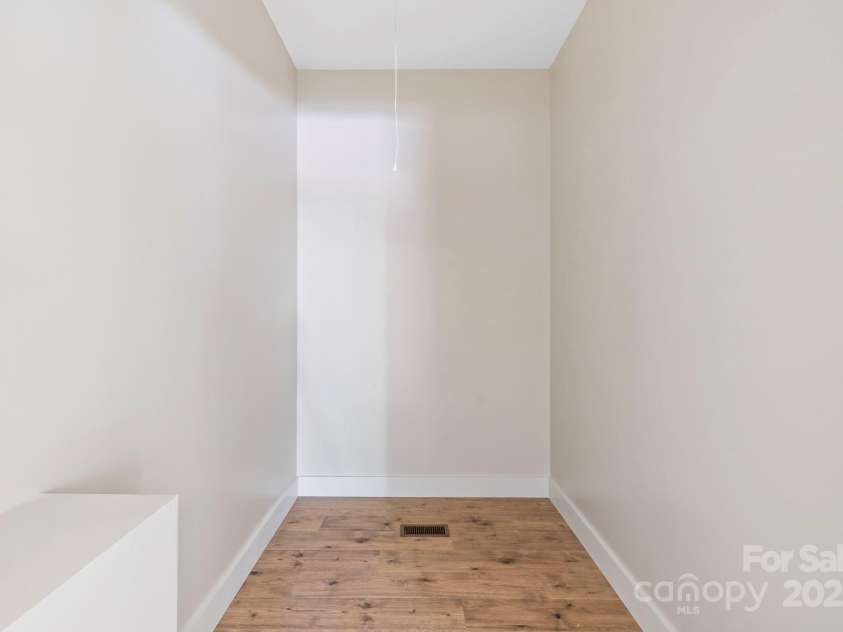 939 Rocky Mountain Road, Lake Toxaway, NC 28747.  MLS# CAR4279855, YatesRealty ID 30318. Primary closet