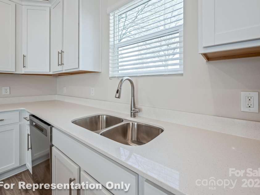 162 Sycamore Street, Mooresville, NC 28115.  MLS# CAR4227128, YatesRealty ID 3032. Kitchen w/Double Section Sink