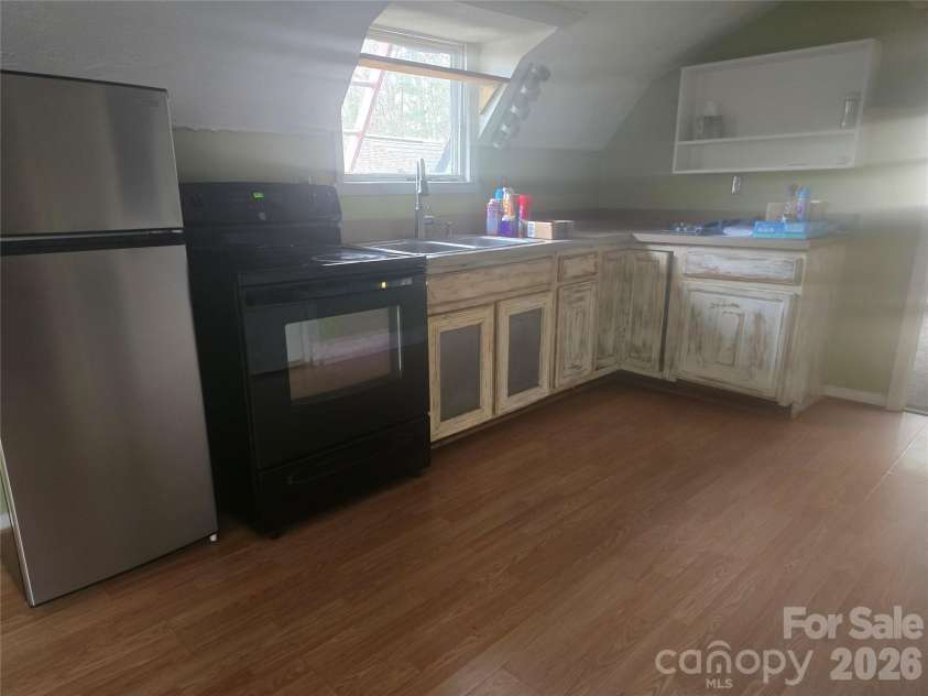 1480 Davis Mountain Road, Hendersonville, NC 28739.  MLS# CAR4390501, YatesRealty ID 30320. Upstairs Unit Kitchen