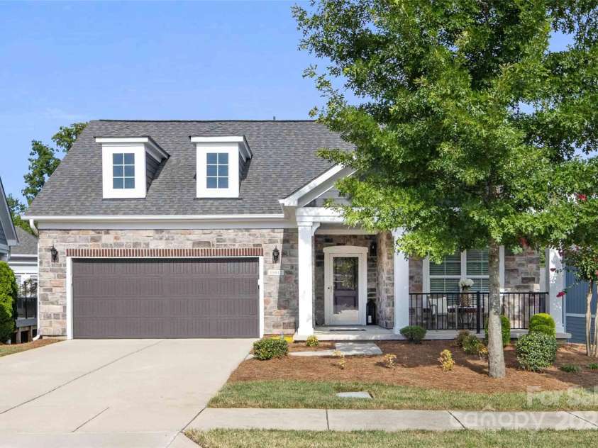 15012 Courtside Cove Lane, Cornelius, NC 28031.  MLS# CAR4286035, YatesRealty ID 30321. 