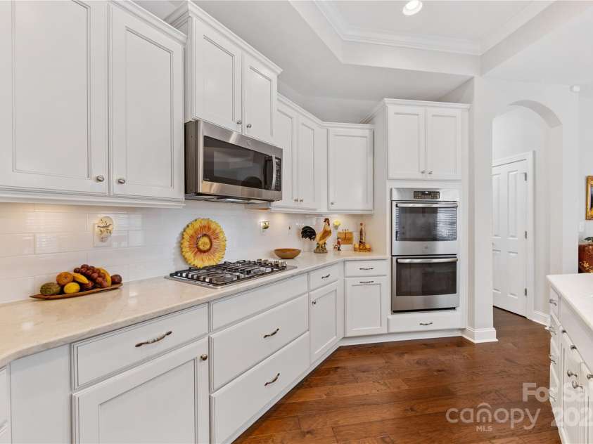 15012 Courtside Cove Lane, Cornelius, NC 28031.  MLS# CAR4286035, YatesRealty ID 30321. 