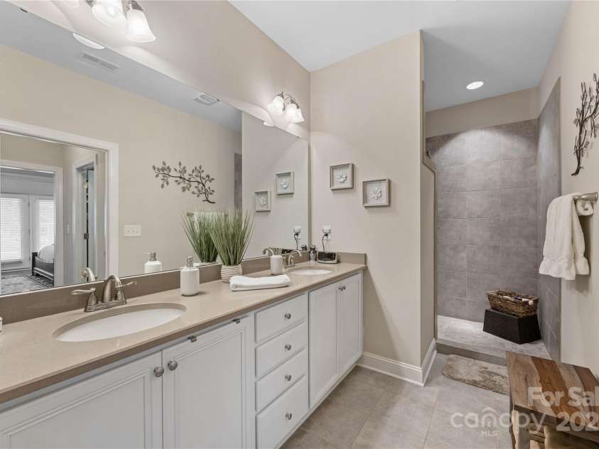 15012 Courtside Cove Lane, Cornelius, NC 28031.  MLS# CAR4286035, YatesRealty ID 30321. 