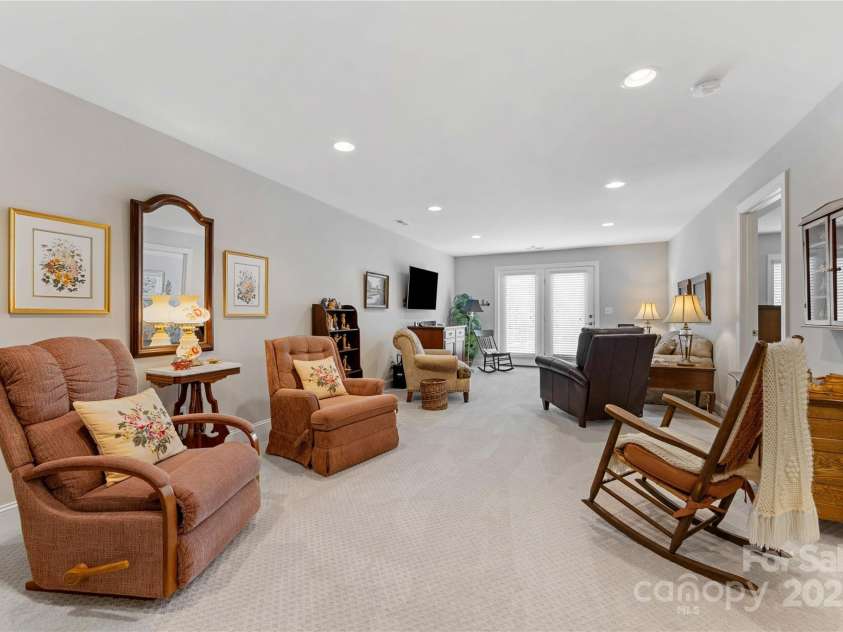 15012 Courtside Cove Lane, Cornelius, NC 28031.  MLS# CAR4286035, YatesRealty ID 30321. 