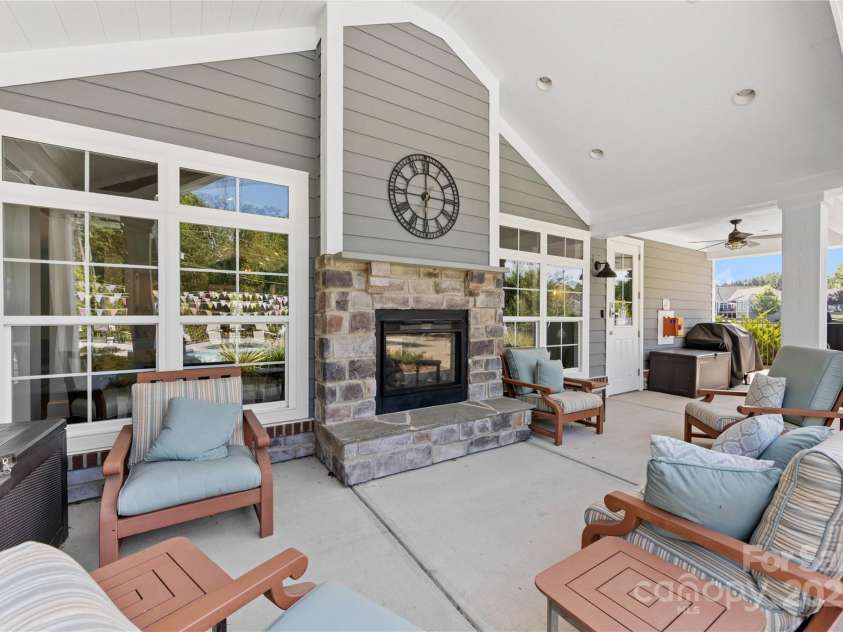 15012 Courtside Cove Lane, Cornelius, NC 28031.  MLS# CAR4286035, YatesRealty ID 30321. 