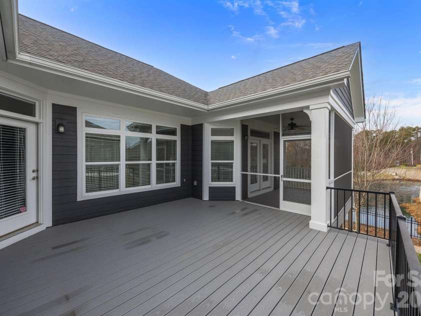15012 Courtside Cove Lane, Cornelius, NC 28031.  MLS# CAR4326155, YatesRealty ID 30321. 