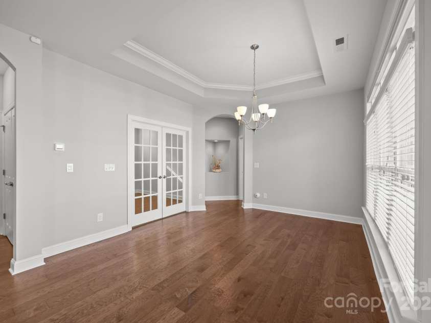 15012 Courtside Cove Lane, Cornelius, NC 28031.  MLS# CAR4326155, YatesRealty ID 30321. Dining room