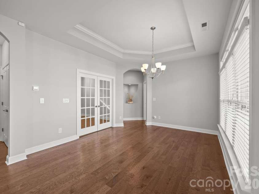15012 Courtside Cove Lane, Cornelius, NC 28031.  MLS# CAR4326155, YatesRealty ID 30321. Dining room
