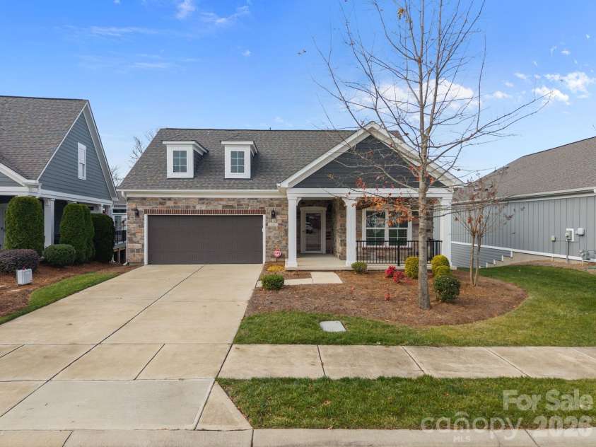 15012 Courtside Cove Lane, Cornelius, NC 28031.  MLS# CAR4326155, YatesRealty ID 30321. Front of house