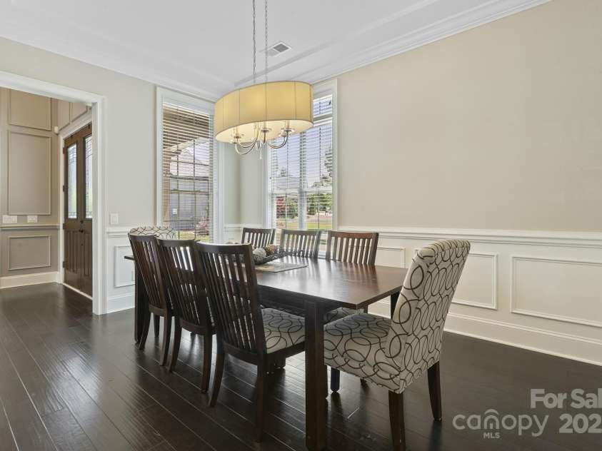 426 Kirkbride Court, Fort Mill, SC 29715.  MLS# CAR4270139, YatesRealty ID 30322. Formal Dining Room
