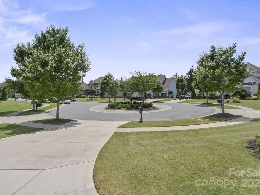 426 Kirkbride Court, Fort Mill, SC 29715.  MLS# CAR4270139, YatesRealty ID 30322. Great cul-de-sac location