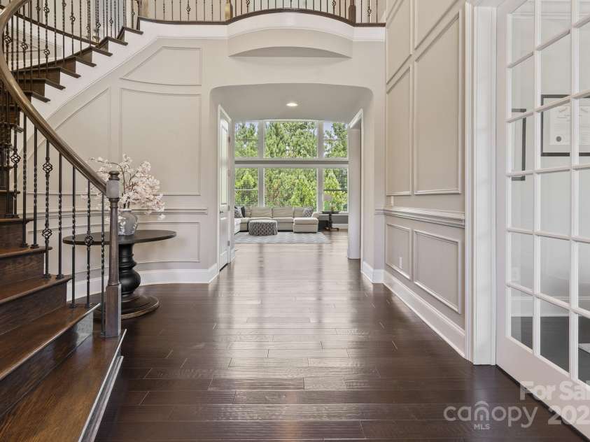 426 Kirkbride Court, Fort Mill, SC 29715.  MLS# CAR4270139, YatesRealty ID 30322. Inviting Foyer w/front Office