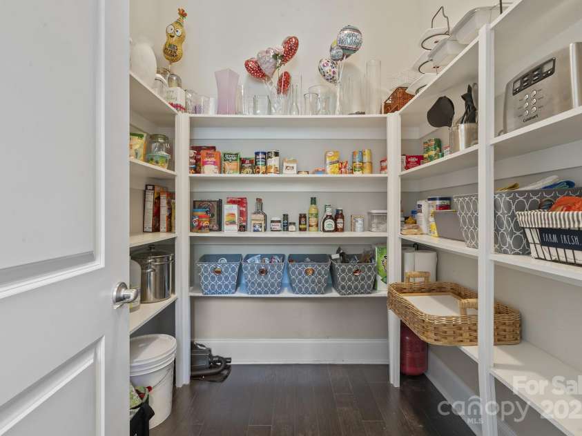 426 Kirkbride Court, Fort Mill, SC 29715.  MLS# CAR4270139, YatesRealty ID 30322. Large walk-in Pantry