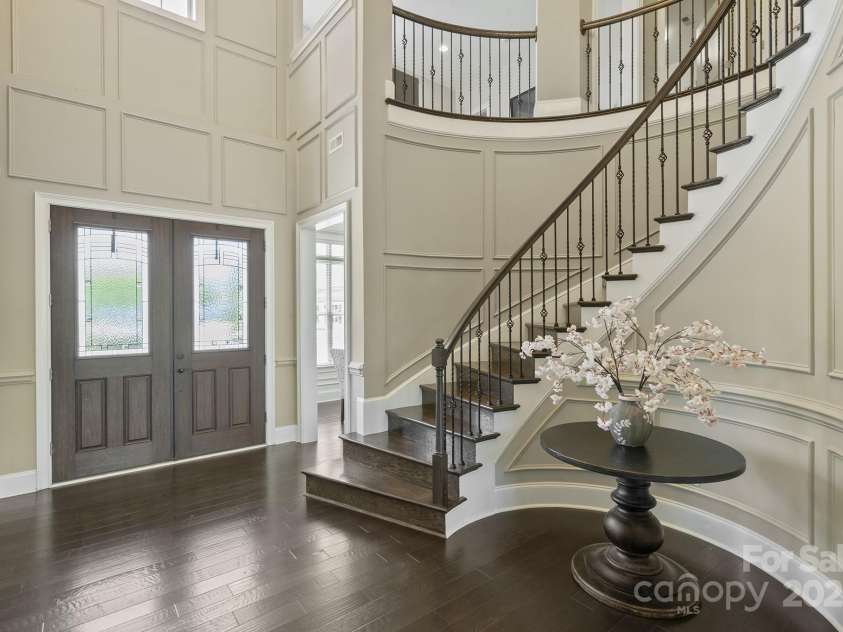 426 Kirkbride Court, Fort Mill, SC 29715.  MLS# CAR4270139, YatesRealty ID 30322. Let's head upstairs
