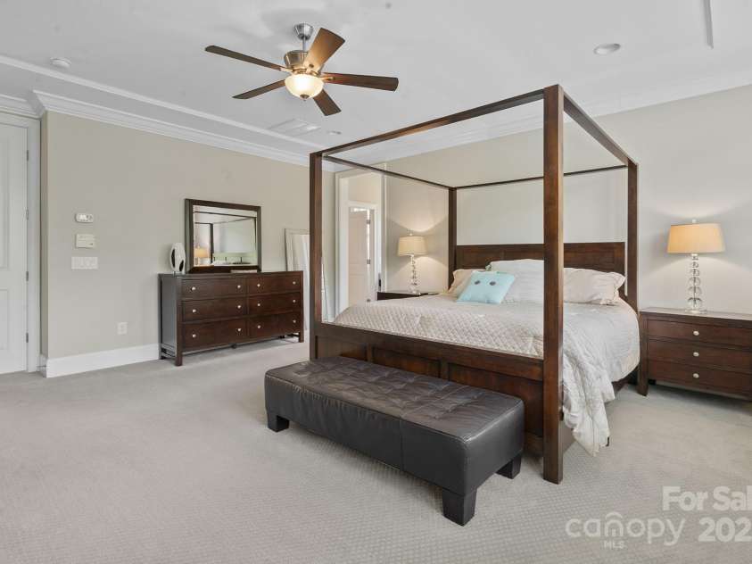 426 Kirkbride Court, Fort Mill, SC 29715.  MLS# CAR4270139, YatesRealty ID 30322. Primary Bedroom w/2 walk-in closets