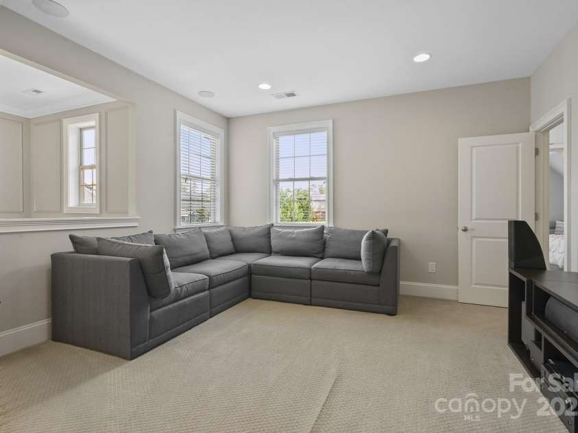 426 Kirkbride Court, Fort Mill, SC 29715.  MLS# CAR4270139, YatesRealty ID 30322. Upstairs Family Room / Loft area