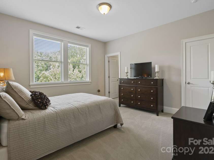 426 Kirkbride Court, Fort Mill, SC 29715.  MLS# CAR4270139, YatesRealty ID 30322. Upstairs Guest Bedroom w/ensuite Bath & walk-in closet