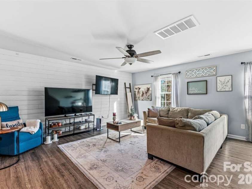 8236 Waxhaw Highway, Waxhaw, NC 28173.  MLS# CAR4389250, YatesRealty ID 30322. 