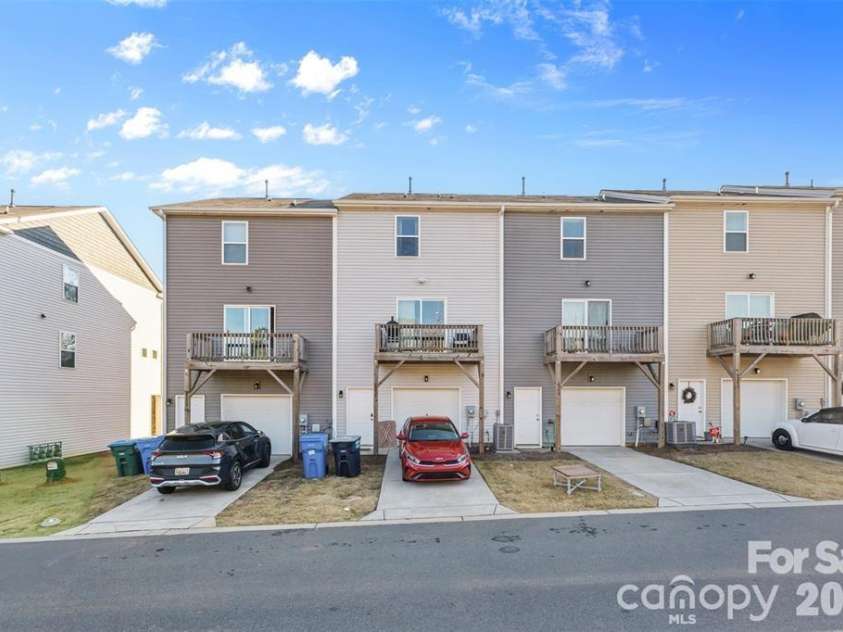 8236 Waxhaw Highway, Waxhaw, NC 28173.  MLS# CAR4389250, YatesRealty ID 30322. 