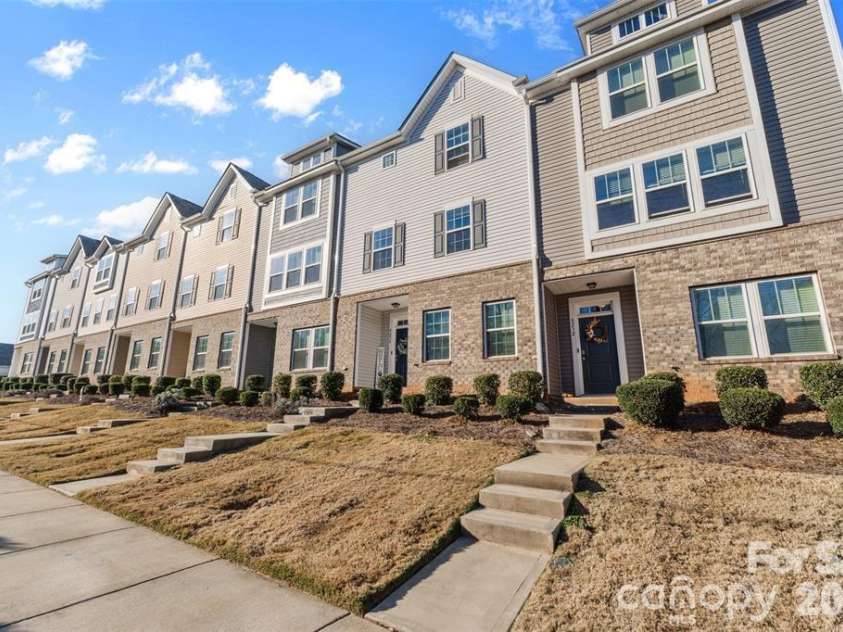 8236 Waxhaw Highway, Waxhaw, NC 28173.  MLS# CAR4389250, YatesRealty ID 30322. 