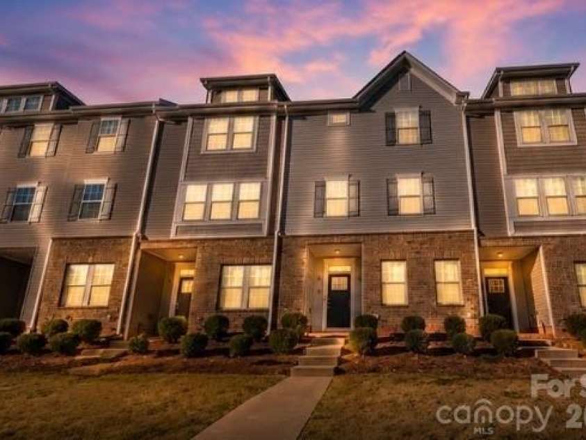 8236 Waxhaw Highway, Waxhaw, NC 28173.  MLS# CAR4389250, YatesRealty ID 30322. 