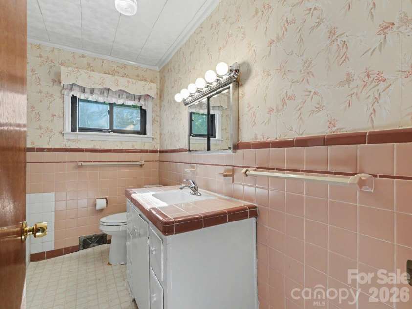 1006 Main Street, Landis, NC 28088.  MLS# CAR4391096, YatesRealty ID 30325. 