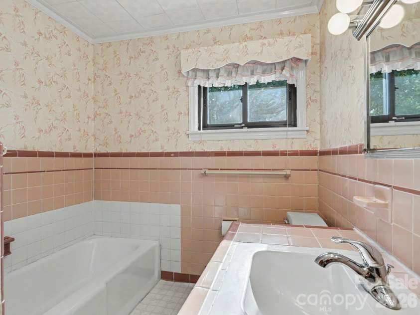1006 Main Street, Landis, NC 28088.  MLS# CAR4391096, YatesRealty ID 30325. 
