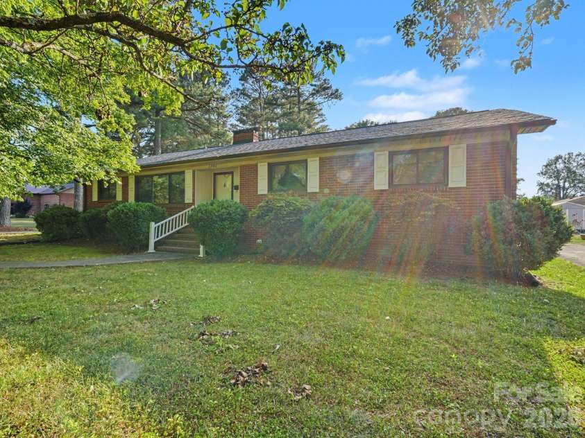 1006 Main Street, Landis, NC 28088.  MLS# CAR4391096, YatesRealty ID 30325. 