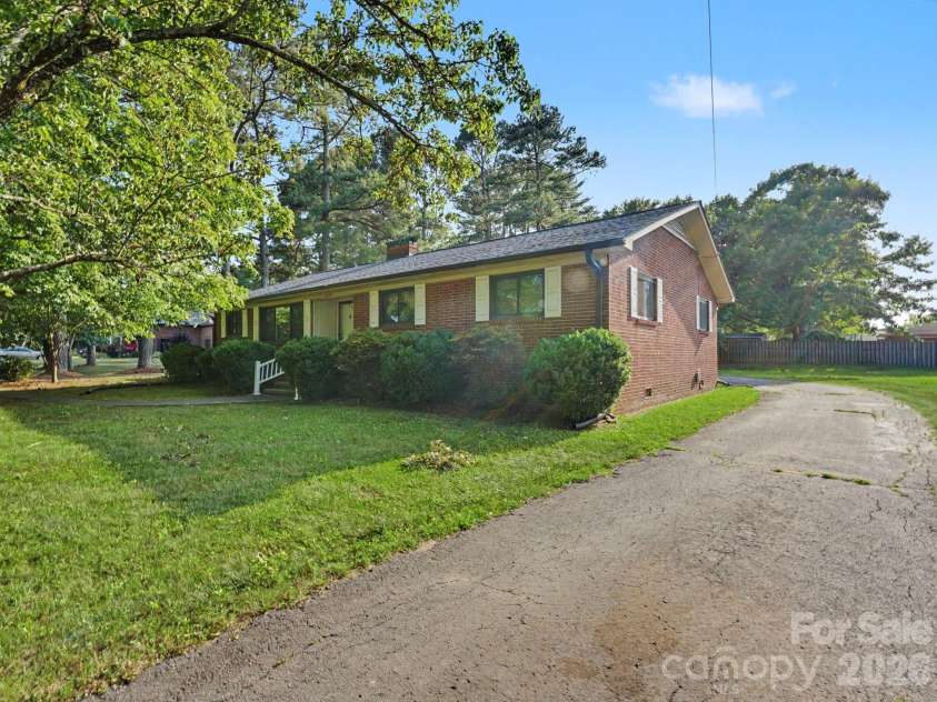1006 Main Street, Landis, NC 28088.  MLS# CAR4391096, YatesRealty ID 30325. 