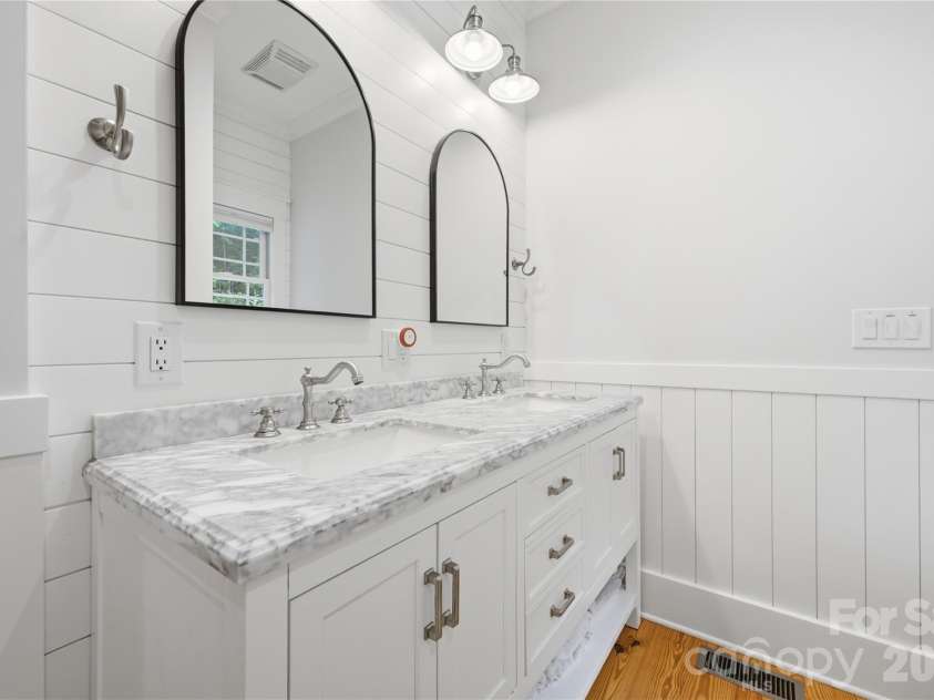 227 Black Bear Cove, Clyde, NC 28721.  MLS# CAR4393191, YatesRealty ID 30326. Guest bath 2nd master suite Upper Floor