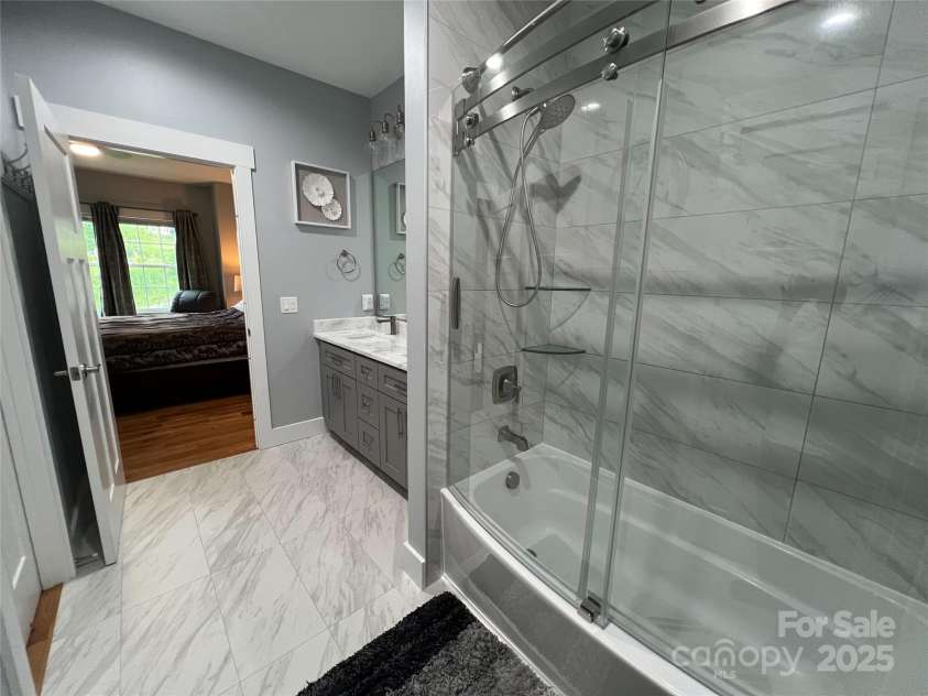 24 Mink Farm Road, Leicester, NC 28748.  MLS# CAR4278001, YatesRealty ID 30326. 