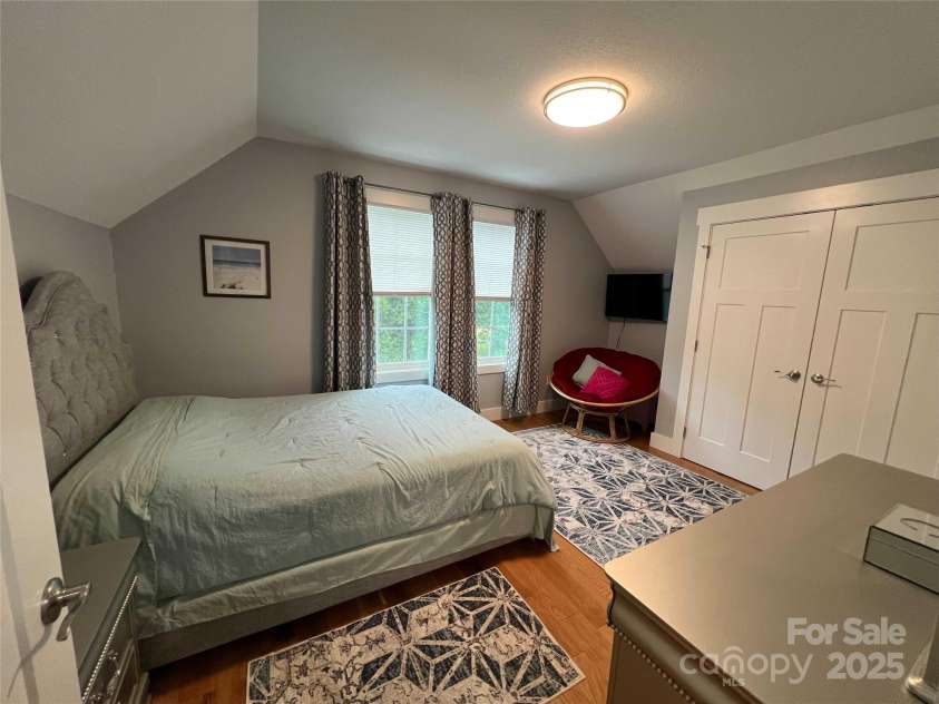 24 Mink Farm Road, Leicester, NC 28748.  MLS# CAR4278001, YatesRealty ID 30326. 